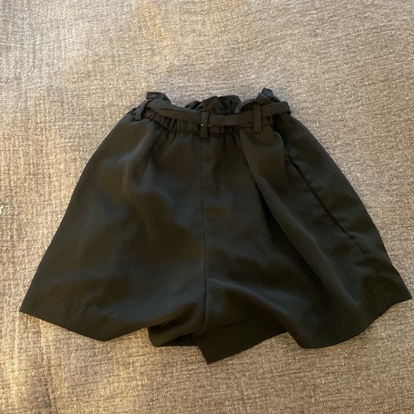 h&m shorts - Picture 2 of 2